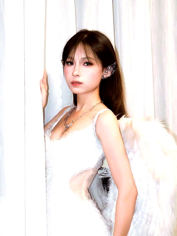 lyhythuedoxinh instagram image archive image