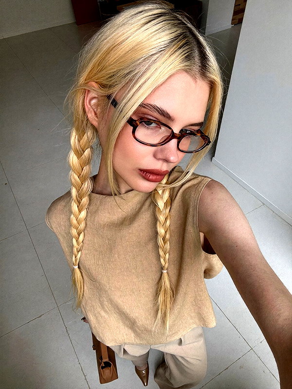 alisen.mari instagram image archive image