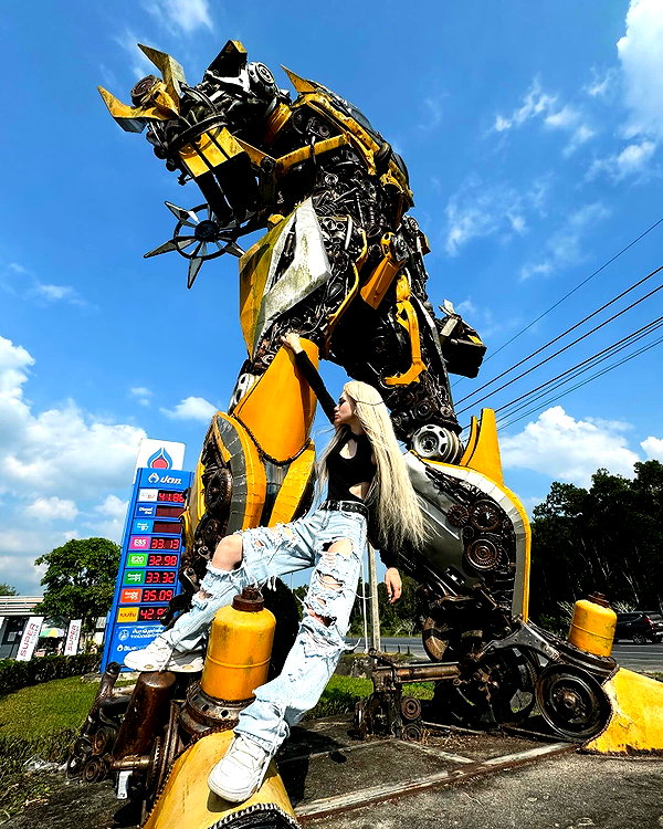 vik4au instagram image archive image