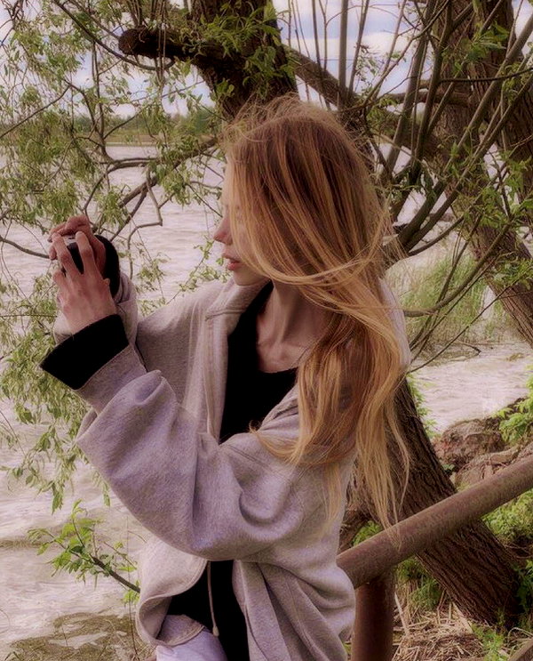 alisen.mari instagram image archive image