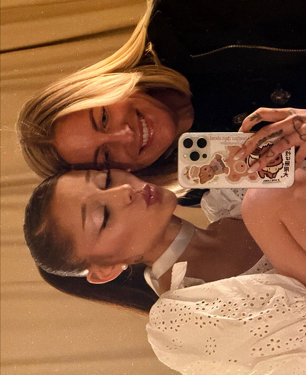 arianagrande instagram image archive image