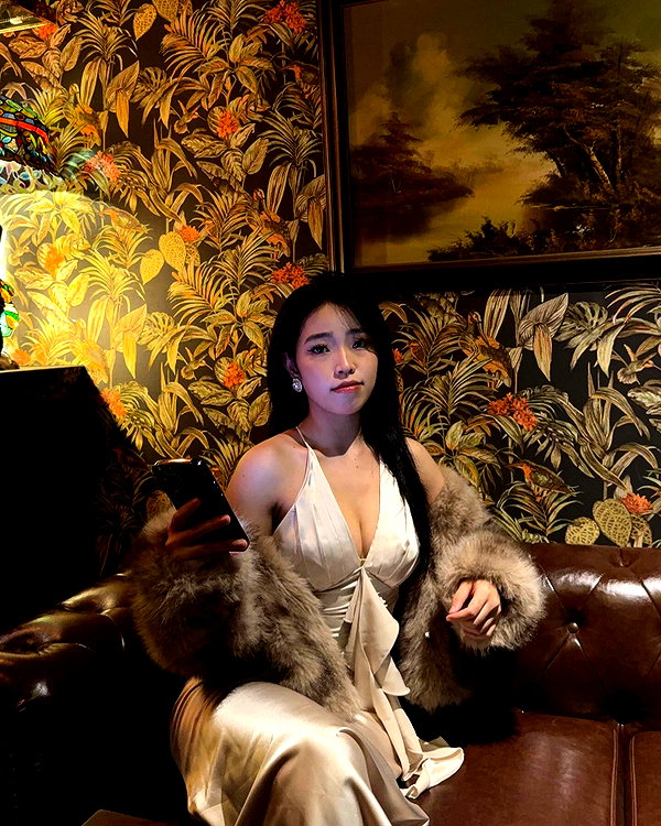 lyhythuedoxinh instagram image archive image