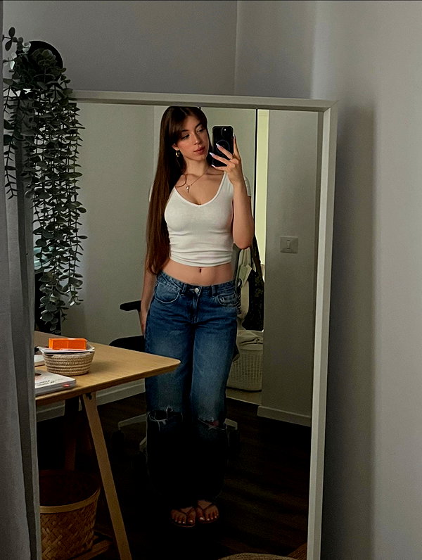lia_ey99 instagram image archive image