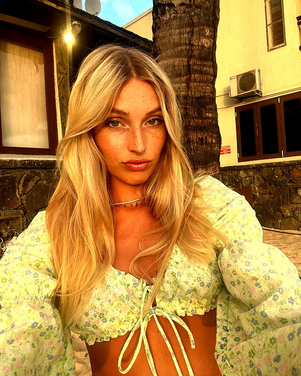 chelsnamsayin instagram image archive image