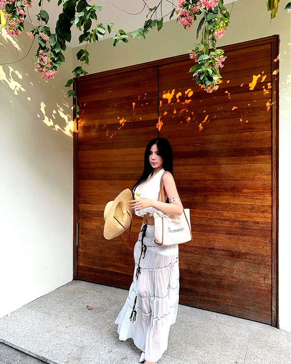 lyhythuedoxinh instagram image archive image