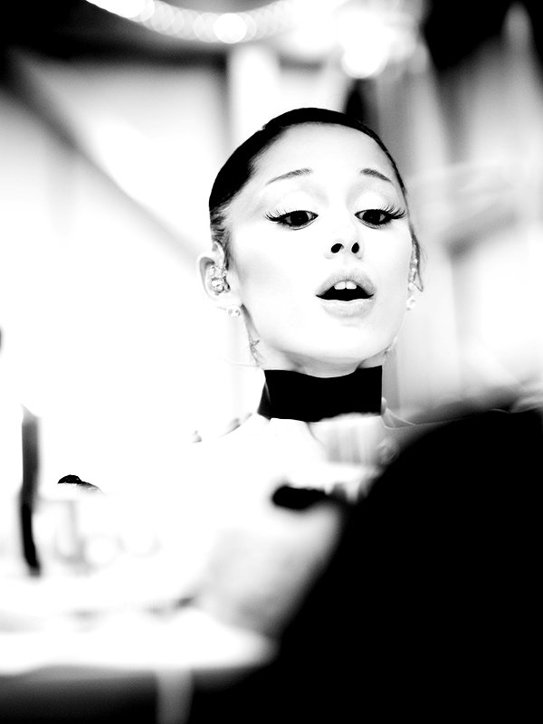 arianagrande instagram image archive image
