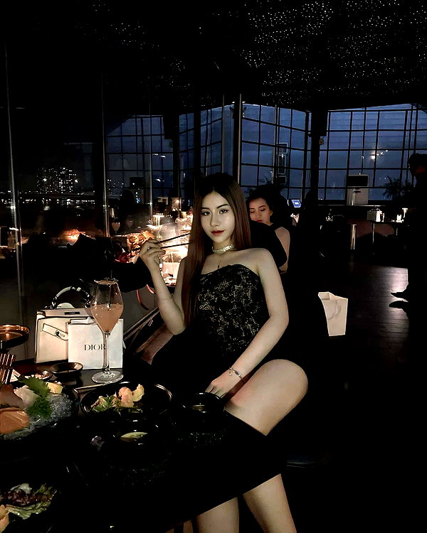 lyhythuedoxinh instagram image archive image