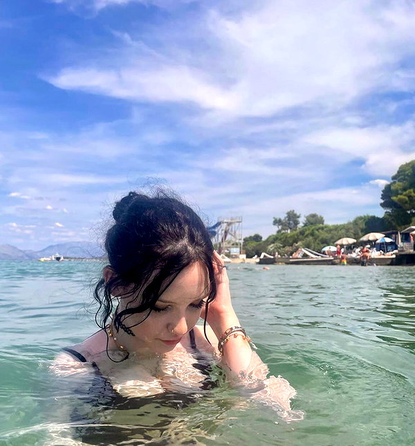 april._.ha instagram image archive image