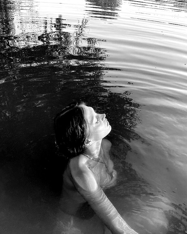karolinaawasik instagram image archive image