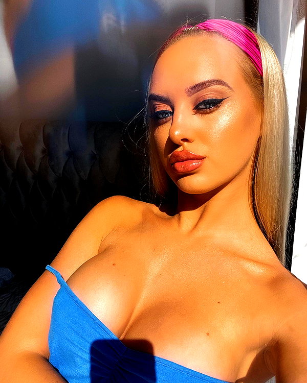 rhiannonbluee instagram image archive image