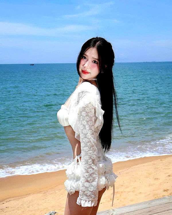 lyhythuedoxinh instagram image archive image