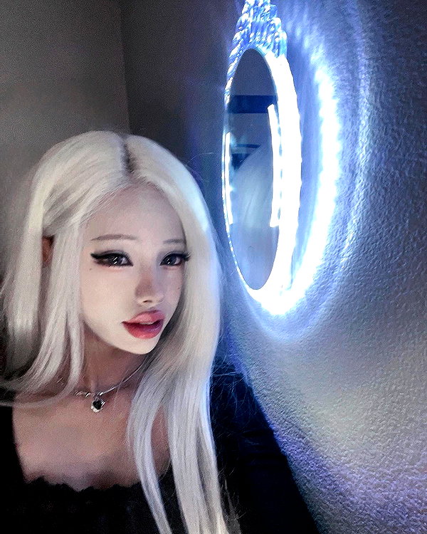 Archived image from @irisinna on Instagram