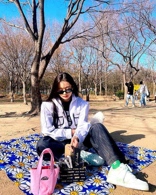 dear.zia instagram image archive image