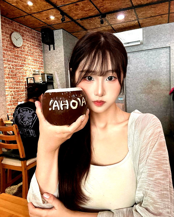 lai_931201 instagram image archive image