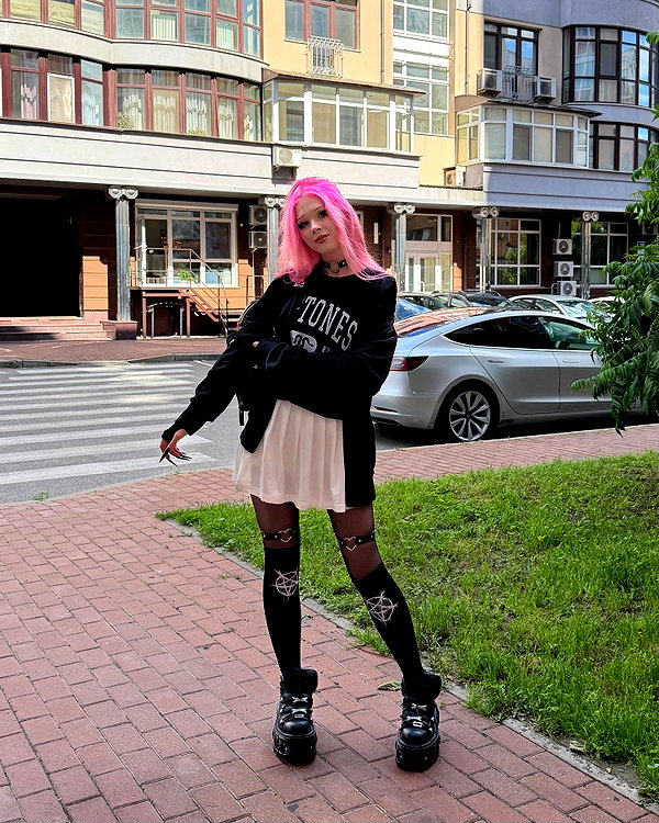 tiny.eviluv instagram image archive image