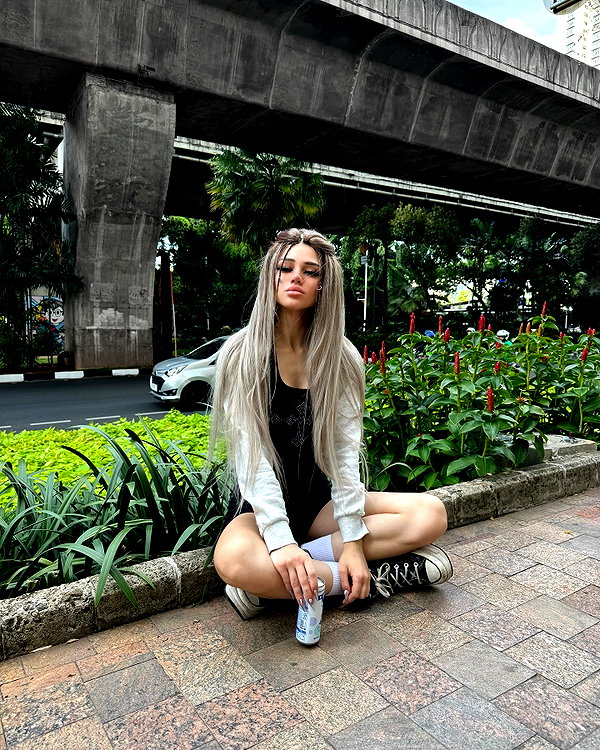 vik4au instagram image archive image