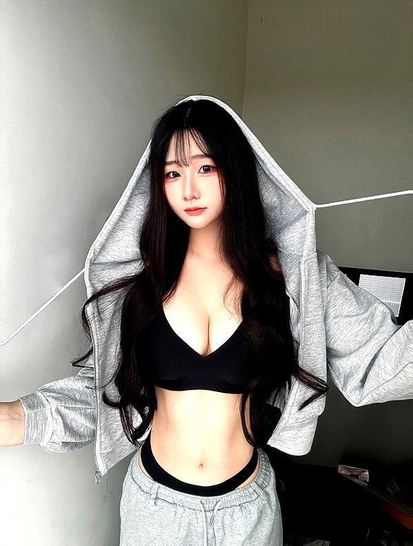 lai_931201 instagram image archive image