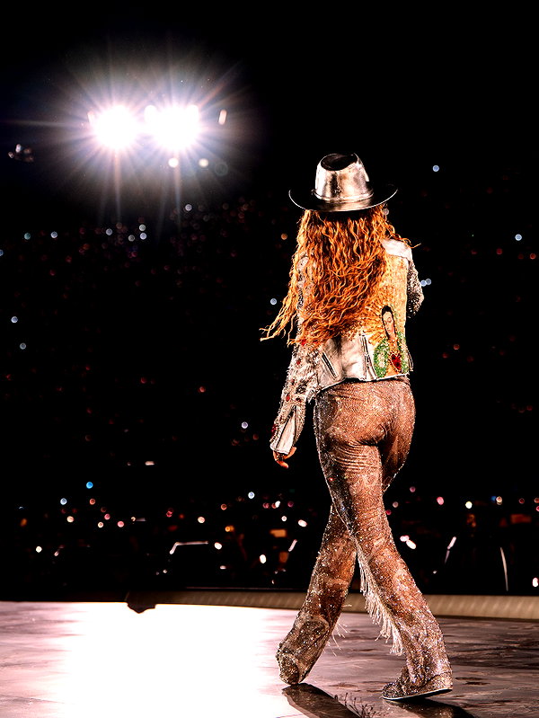 shakira instagram image archive image