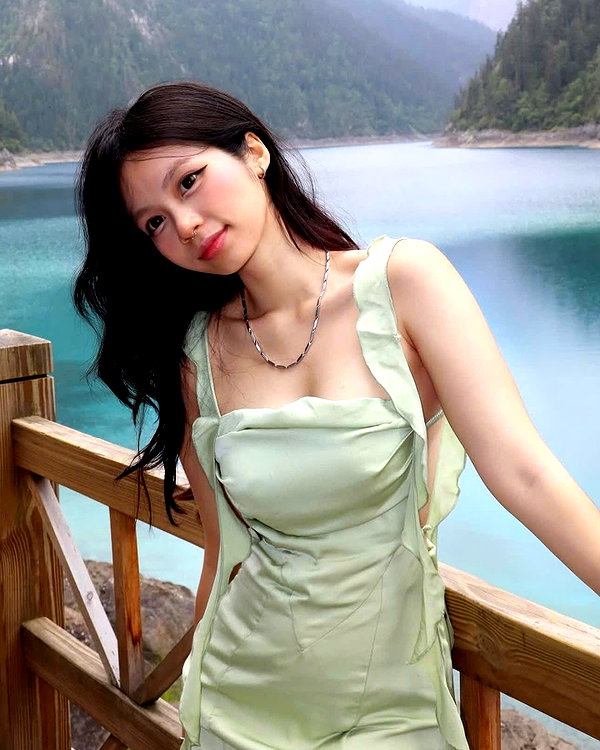 lyhythuedoxinh instagram image archive image