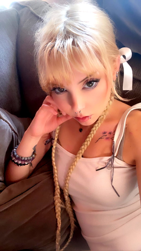 haileylayfield instagram image archive image