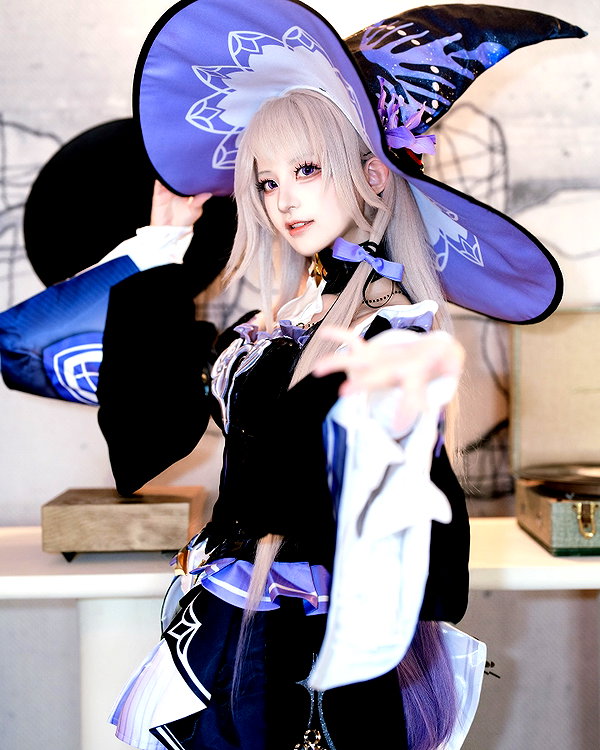 miee_cos instagram image archive image