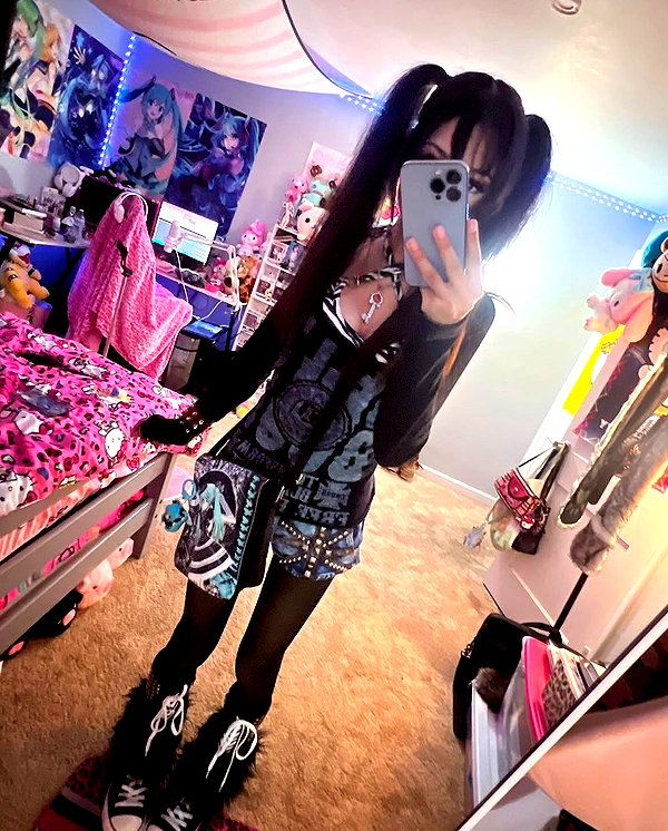 twodollie instagram image archive image