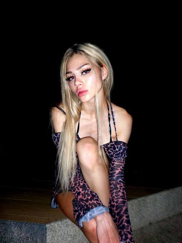 vik4au instagram image archive image
