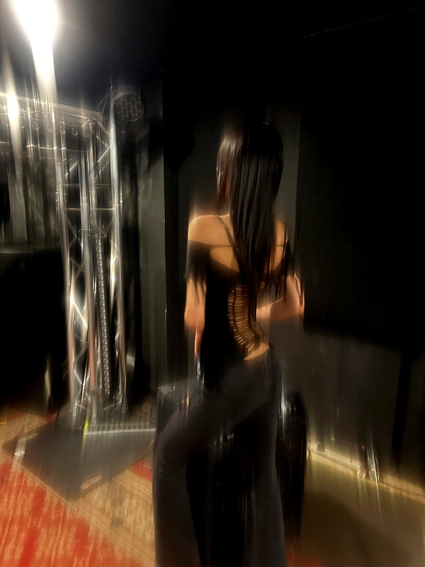 Archived image from @deanapourian on Instagram