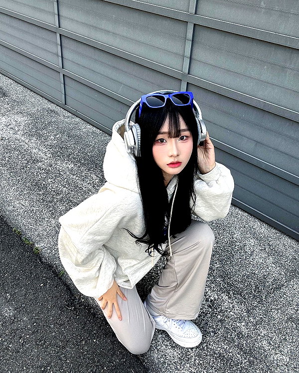 lai_931201 instagram image archive image