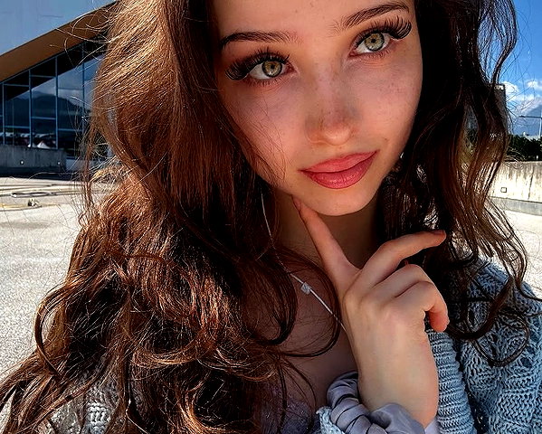 baddiesessence instagram image archive image