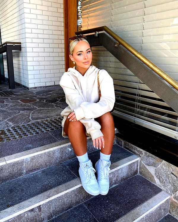 allieauton instagram image archive image