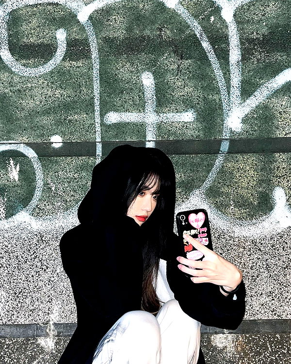 ku._03 instagram image archive image