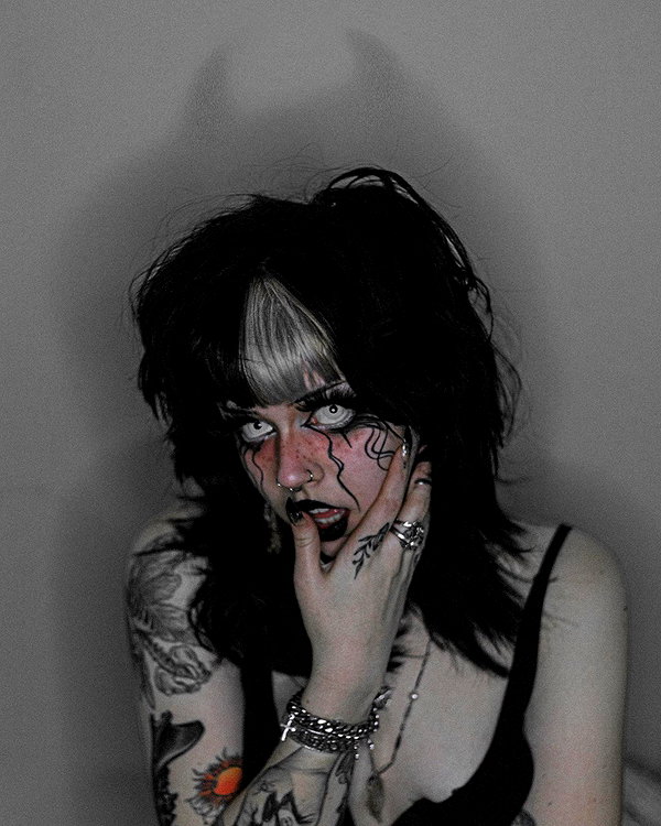 yeahimcaroline instagram image archive image