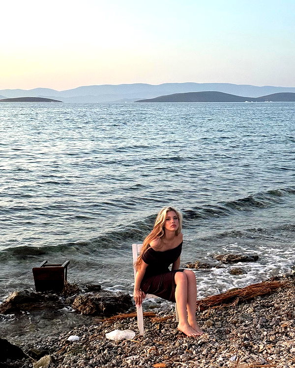 anna.utka22 instagram image archive image