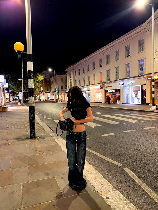 elizabrowne_ instagram image archive image