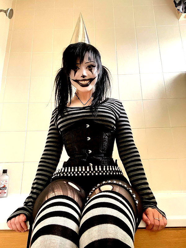 xoreniiiiii instagram image archive image