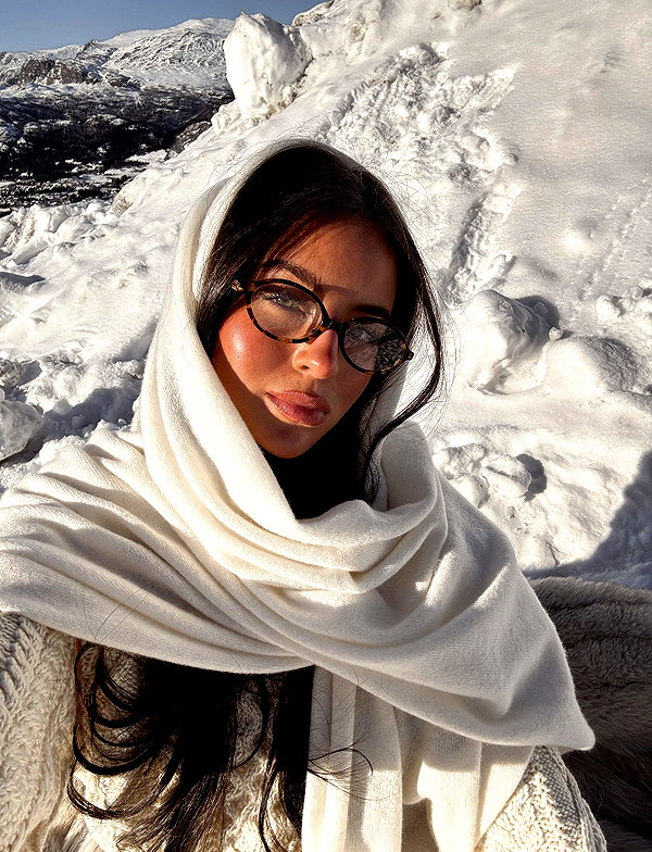 zoeliss instagram image archive image