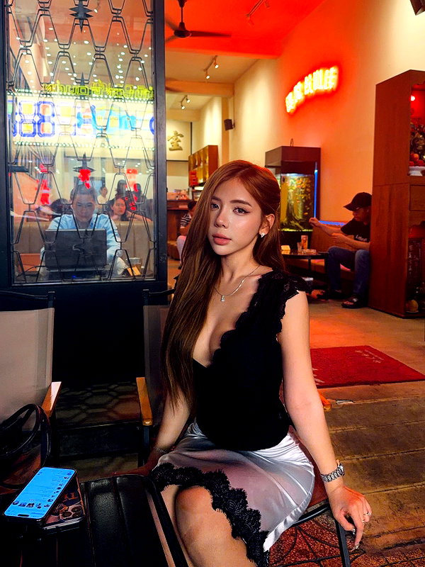 lyhythuedoxinh instagram image archive image