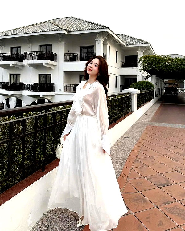 lyhythuedoxinh instagram image archive image