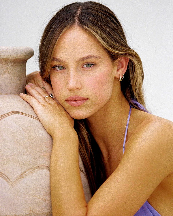 olivia.mathers instagram image archive image
