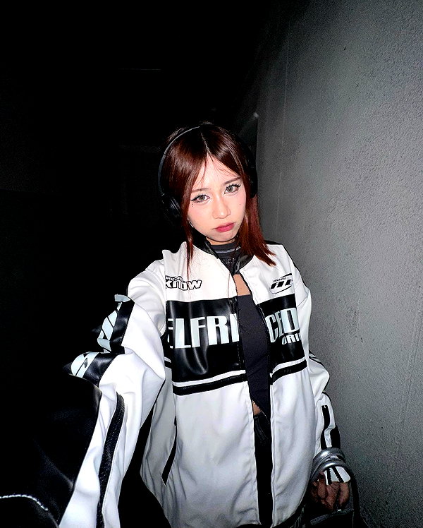 is2tian instagram image archive image