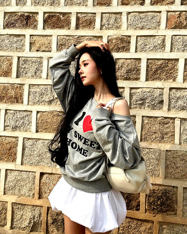 dear.zia instagram image archive image