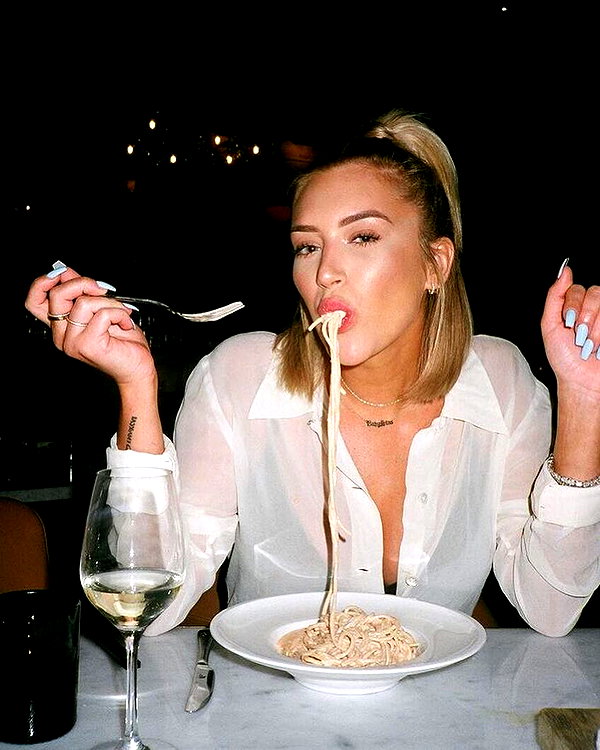 staskaranikolaou instagram image archive image