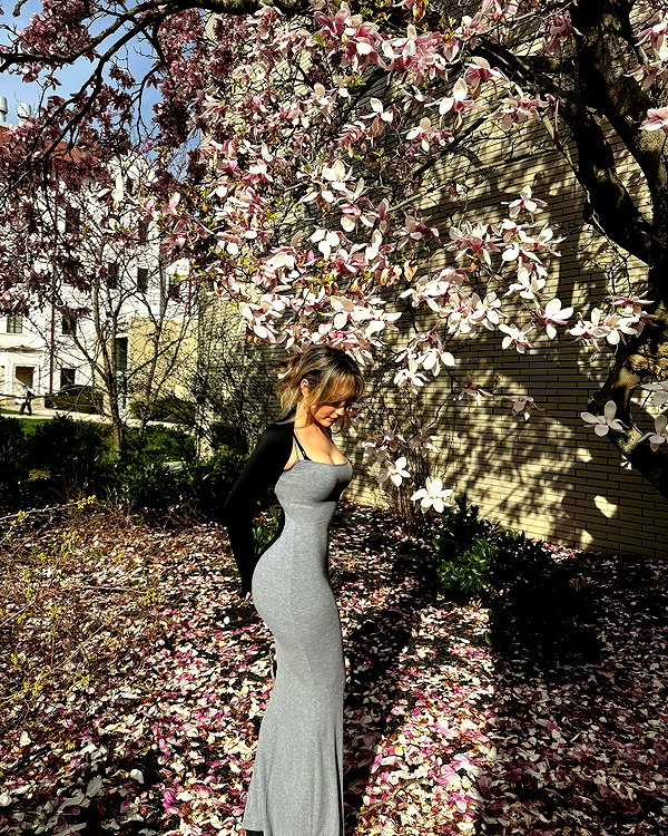v.qx instagram image archive image