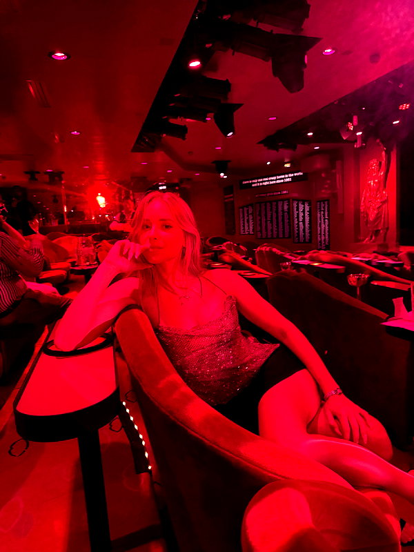 carolinezalog instagram image archive image