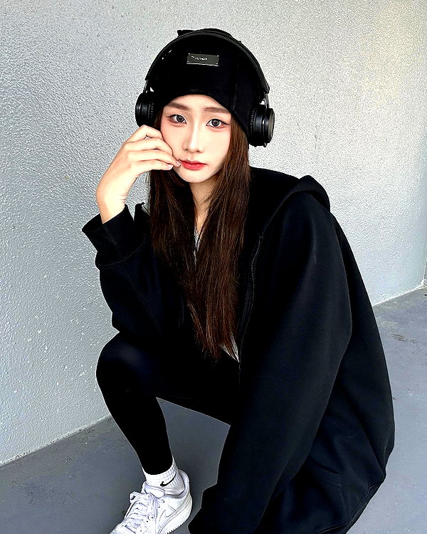 lai_931201 instagram image archive image