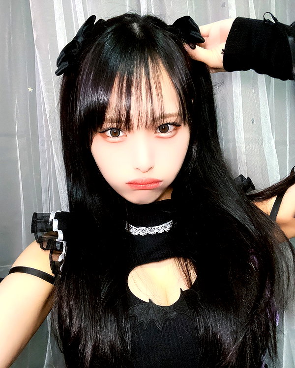 yamikumo_leisa instagram image archive image