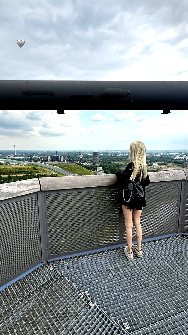 _lia.moon instagram image archive image