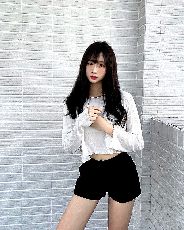 lai_931201 instagram image archive image