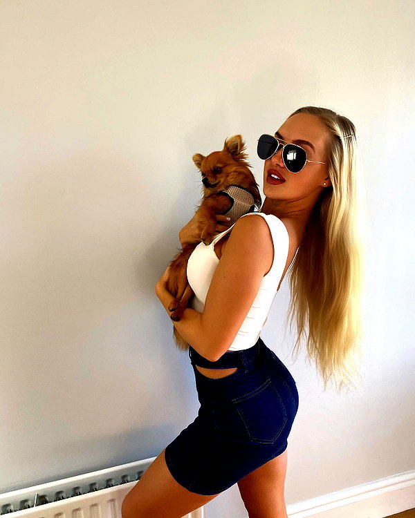 rhiannonbluee instagram image archive image